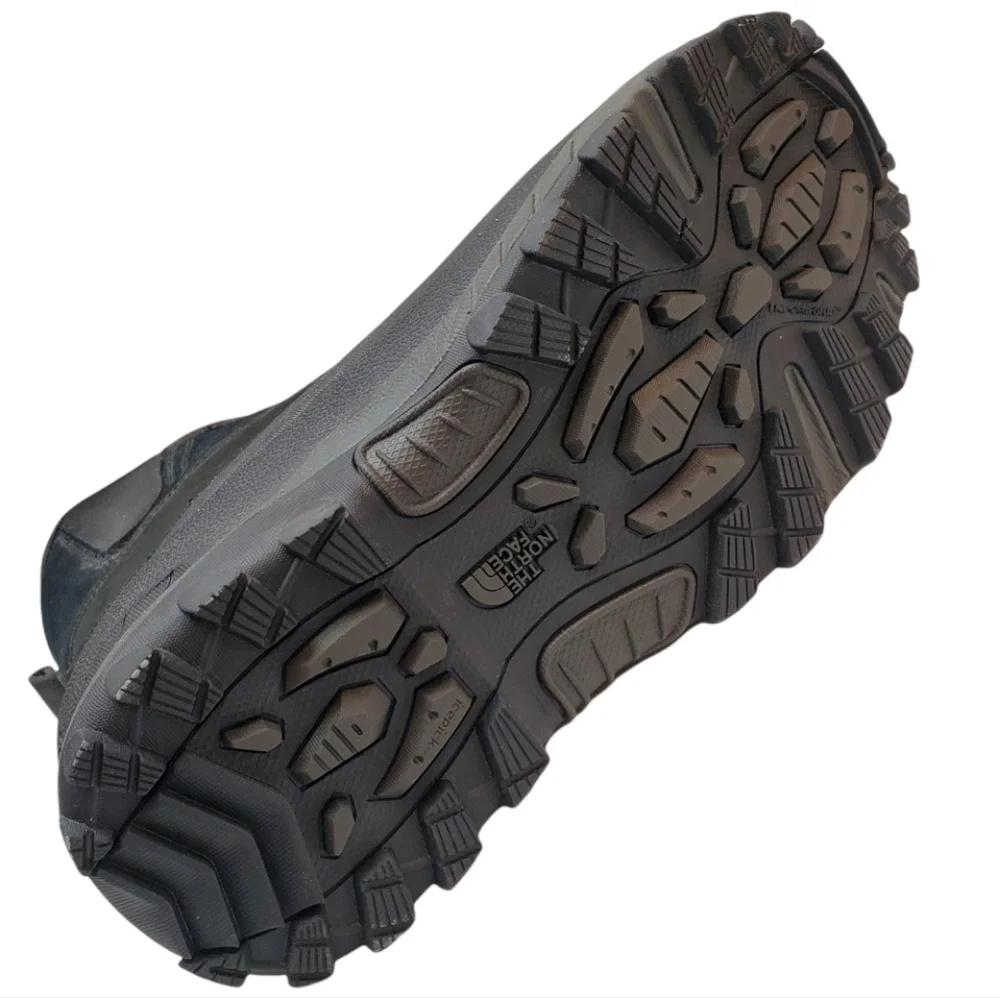 The North Face Mens Chilkat III Pull-On Black Beluga Gray Size 12